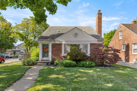 2001 Hubbell St, Dearborn, MI 48128