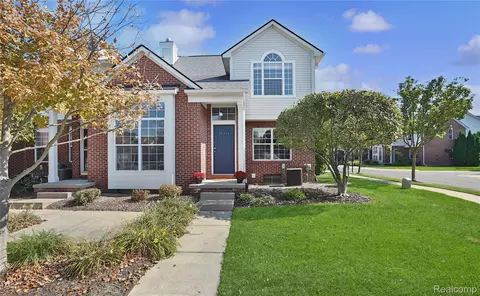 29204 April Ct, Walled Lake, MI 48390