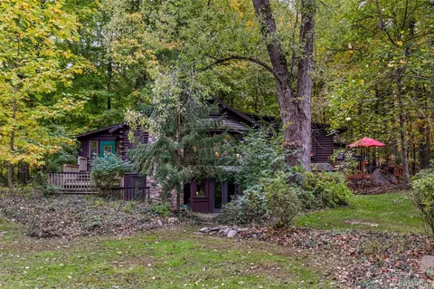 48814 Gyde Rd, Canton, MI 48187