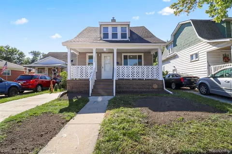 1383 Cicotte Ave, Lincoln Park, MI 48146