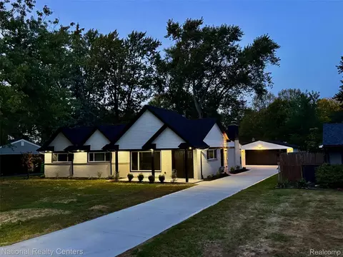 2606 Depew, West Bloomfield, MI 48324