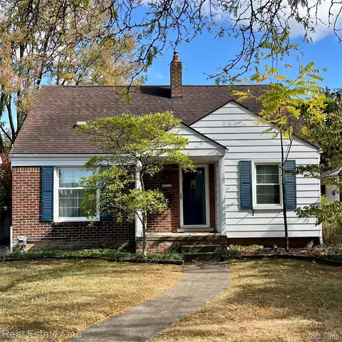 2414 N Connecticut Ave, Royal Oak, MI 48073