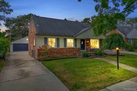 4423 Groveland Ave, Royal Oak, MI 48073