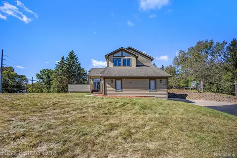 1083 N Livernois Rd, Rochester Hills, MI 48306