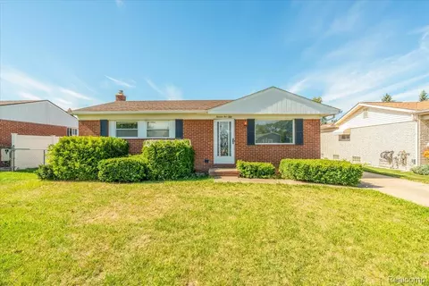 13550 Karl St, Southgate, MI 48195