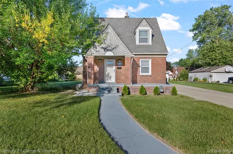 5851 Gilman St, Garden City, MI 48135