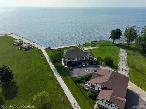 104 Lac Sainte Claire Dr, Saint Clair Shores, MI 48082