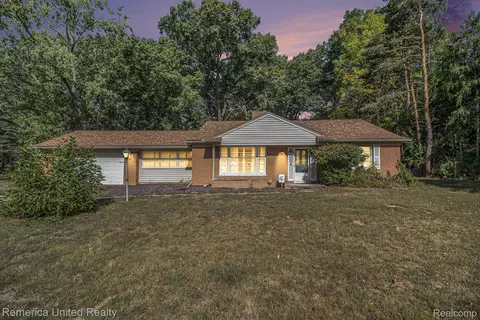 19368 Midway Rd N, Southfield, MI 48075