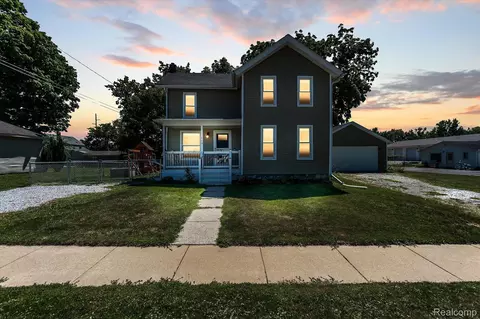 115 Garden Ln, Fowlerville, MI 48836