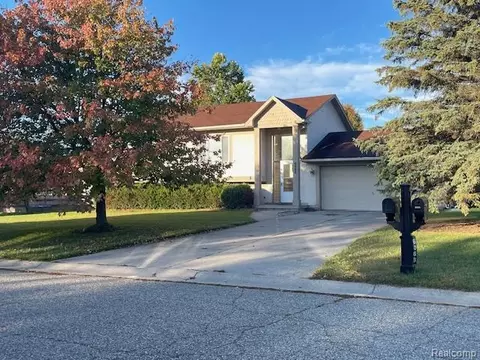 6068 Hearthside Pl, Grand Blanc, MI 48439