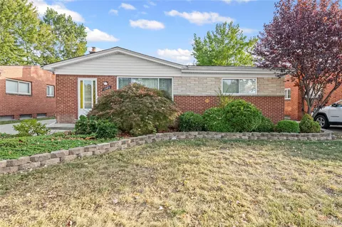 1580 Nottingham Dr, Madison Heights, MI 48071