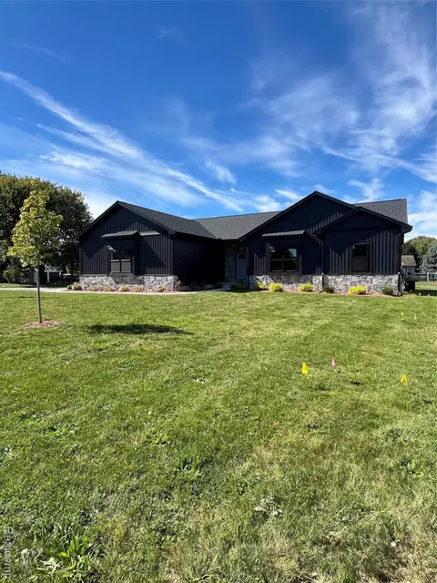 5217 Old Barn Ln, Clio, MI 48420
