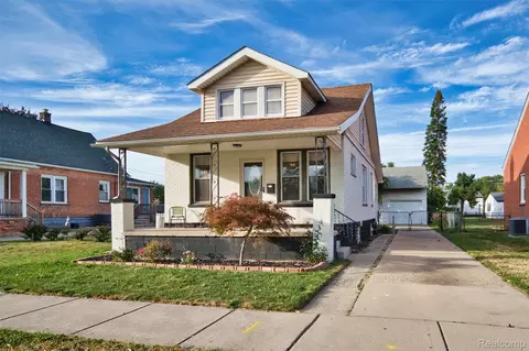 7335 Gronow, Center Line, MI 48015