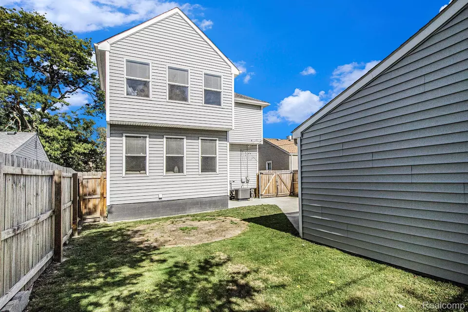 Exterior - 1566 E George Ave, Hazel Park, MI 48030 photo 4 of 5