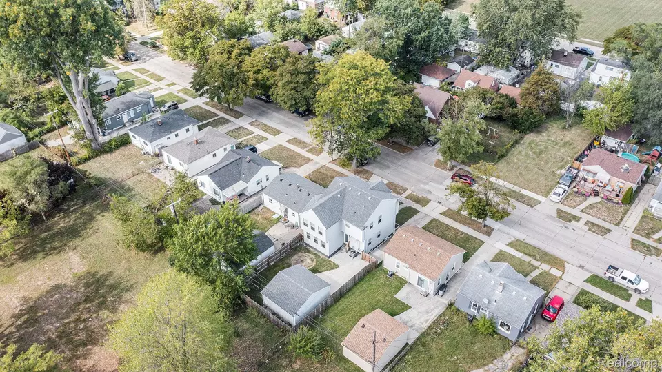View/Area - 1566 E George Ave, Hazel Park, MI 48030 photo 3 of 5