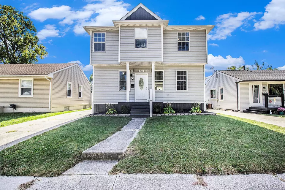 Exterior - 1566 E George Ave, Hazel Park, MI 48030 photo 2 of 5