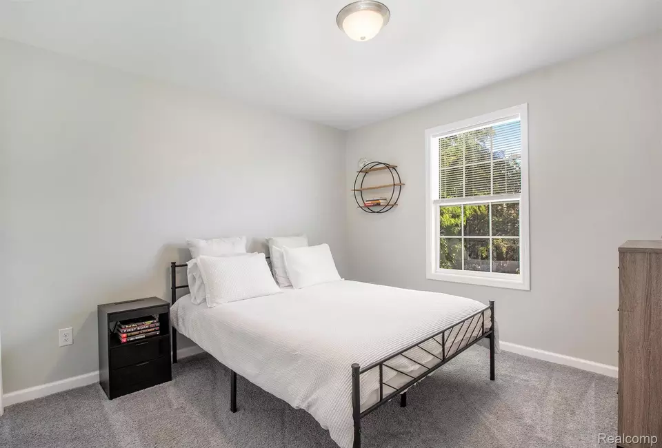 Bedroom - 1566 E George Ave, Hazel Park, MI 48030 photo 3 of 3
