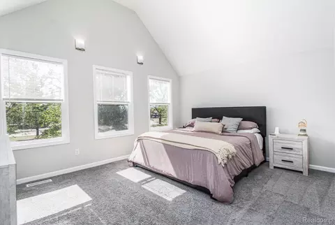 Bedroom - 1566 E George Ave, Hazel Park, MI 48030 photo 1 of 3