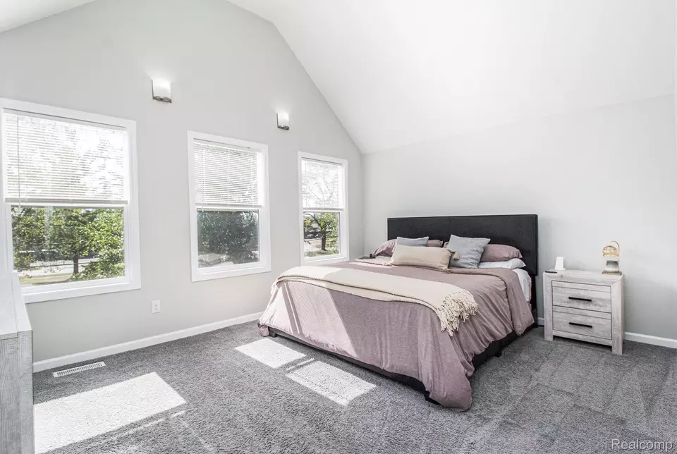 Bedroom - 1566 E George Ave, Hazel Park, MI 48030 photo 1 of 3