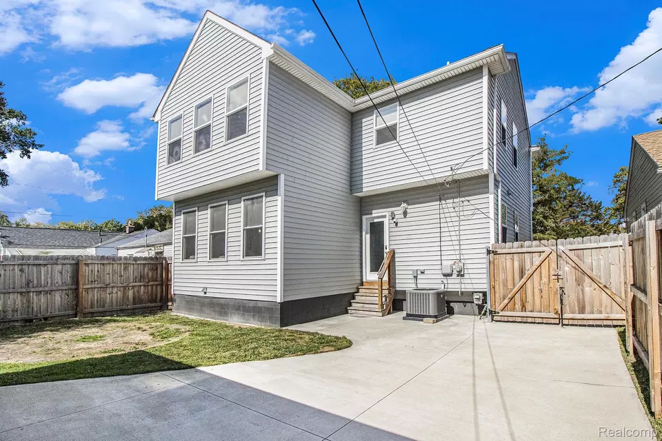 Exterior - 1566 E George Ave, Hazel Park, MI 48030 photo 3 of 5