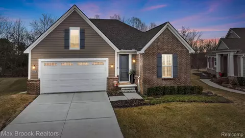 17170 Garden Ridge Ln #72, Northville, MI 48168