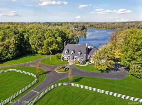 3304 Outback Trl, Putnam, MI 48169