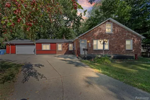 23808 Beierman Ave, Warren, MI 48091