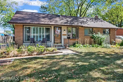 31284 Edgeworth Dr, Madison Heights, MI 48071