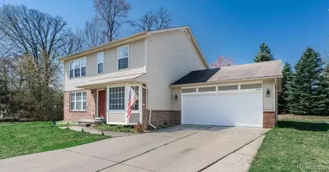 2641 Konrad Ct, Auburn Hills, MI 48326