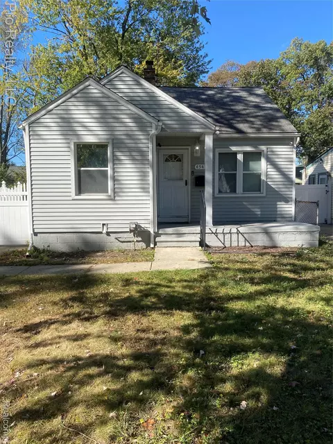 4544 Edmund St, Wayne, MI 48184 photo 1