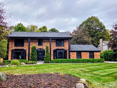 31142 Applewood Ln, Farmington Hills, MI 48331
