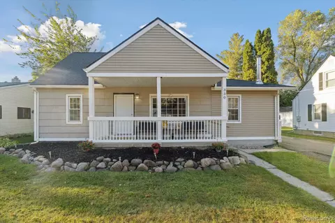 330 Rosemore Dr, Davison, MI 48423