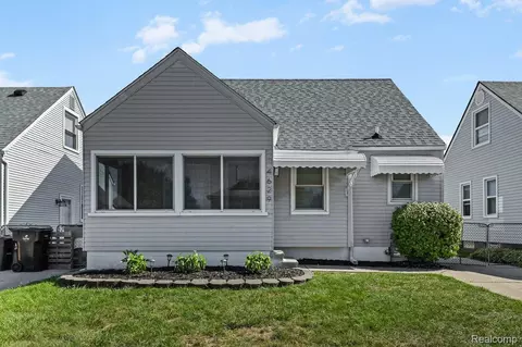 4629 17th St, Wyandotte, MI 48192