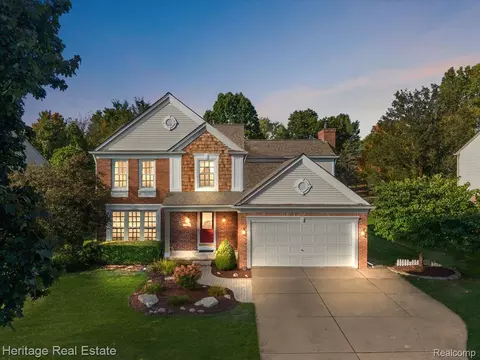 3644 Green Meadow Ln, Orion, MI 48359