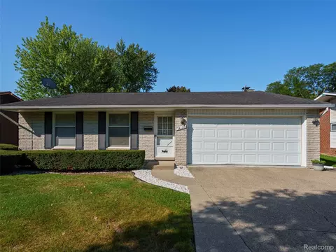 14127 Ramblewood St, Livonia, MI 48154