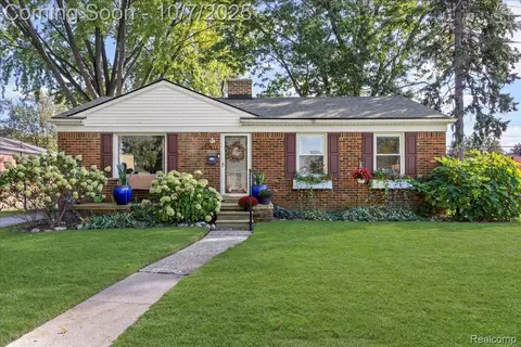 32611 Vermont St, Livonia, MI 48150