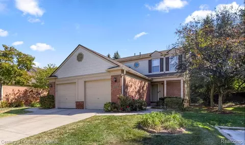 3099 Village Cir, Ann Arbor, MI 48108