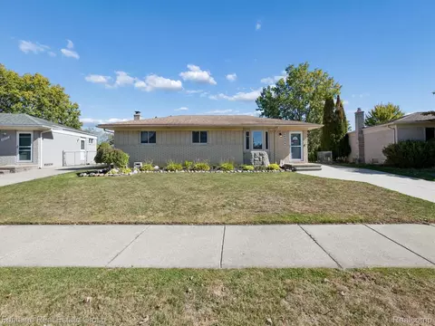46966 Mckenna Dr, Macomb, MI 48044