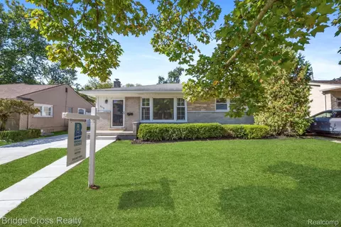 2015 Alicia Ln, Royal Oak, MI 48073