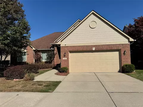 61216 Wedgewood Dr, Washington, MI 48094