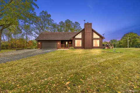 8021 Washburn Rd, Goodrich, MI 48438