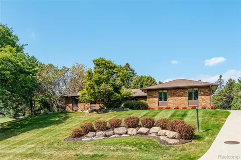 35598 Springvale St, Farmington Hills, MI 48331
