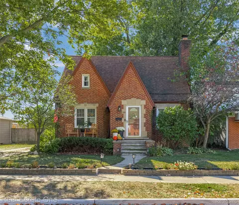 2500 Brockton Ave, Royal Oak, MI 48067