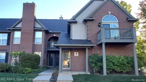 28280 Carlton Way Dr, Novi, MI 48377