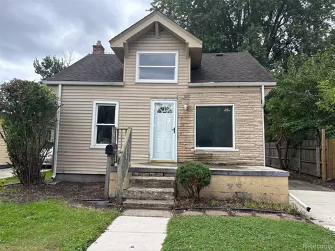 1576 E Harry Ave, Hazel Park, MI 48030