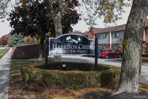 38683 Harrison Creek Ct, Harrison, MI 48045