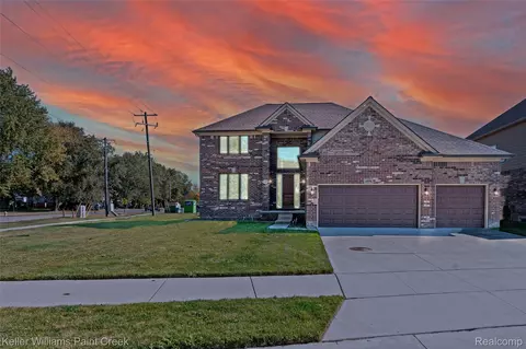 49596 Platte River Dr, New Baltimore, MI 48047