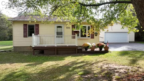 6444 Lucas Rd, Flint, MI 48506