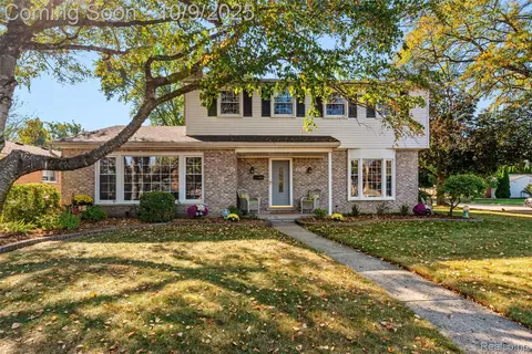 41363 Greenbriar Ln, Plymouth, MI 48170