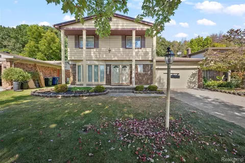 42990 Arlington Rd, Canton, MI 48187